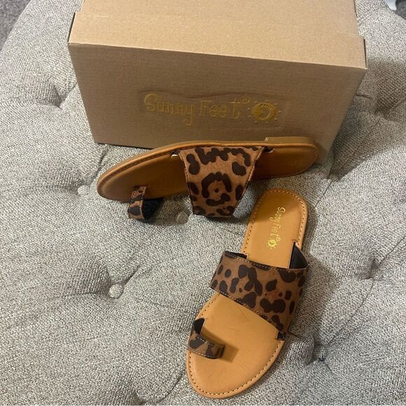 Leopard  Toe  Sandals - Picture 10 of 14